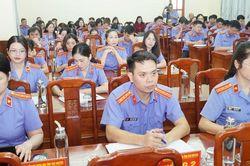 Viện Kiểm s&aacute;t nh&acirc;n d&acirc;n tỉnh qu&aacute;n triệt nghị quyết Hội nghị Trung ương 3