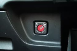 Vì sao ô tô có công tắc tắt túi khí ghế phụ?