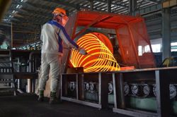 Gang th&eacute;p Tuy&ecirc;n Quang giữ nhịp tăng trưởng, th&uacute;c đẩy chuyển đổi xanh