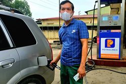 Giá xăng dầu đồng loạt giảm, dầu diesel giảm gần 500 đồng/lít