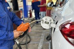 Giá xăng dầu đồng loạt giảm