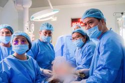 Kỳ tích trong bụng mẹ: Cứu trái tim thai nhi mới 26 tuần tuổi