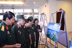 Giới thiệu 50 tác phẩm 'Linh thiêng biển đảo Việt Nam'