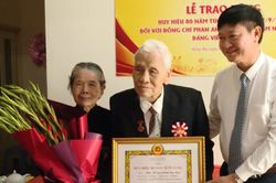 Ghi nhận cống hiến trọn đời của Đảng viên lão thành