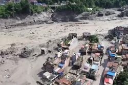 Lũ qu&eacute;t nghi&ecirc;m trọng tại Nepal, h&agrave;ng trăm người mất t&iacute;ch