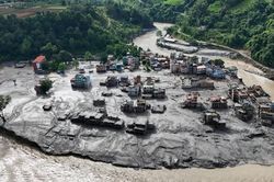 Trung Quốc, Nepal khẩn trương cứu hộ sau thảm họa lũ qu&eacute;t