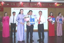Chánh văn phòng Sở Giáo dục và Đào tạo Thành phố Hồ Chí Minh, làm Hiệu trưởng Trường THPT chuyên Lê Hồng Phong