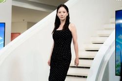 Song Ji Hyo đón tuổi 45, nhan sắc trẻ trung nhận nhiều lời khen