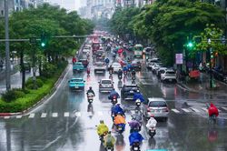 Thời tiết 27/8: Bắc bộ tiếp diễn mưa dông cục bộ, Trung bộ nắng nóng gay gắt