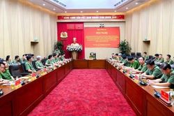 Cao điểm 180 ng&agrave;y l&agrave;m sạch dữ liệu l&yacute; lịch tư ph&aacute;p, hiển thị th&ocirc;ng tin tr&ecirc;n VNeID