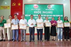 X&atilde; Hợp Minh biểu dương 24 hộ n&ocirc;ng d&acirc;n sản xuất, kinh doanh giỏi giai đoạn 2020 - 2025