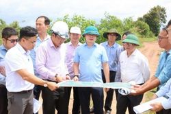 Rà soát, tháo gỡ vướng mắc dự án kè chống sạt lở sông Krông Pách xây dựng đê bao ngăn lũ