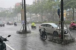 Dự báo thời tiết Hà Nội hôm nay 27/8/2026: Mưa rào và dông rải rác