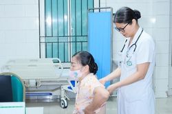 4 dấu hiệu cảnh báo ung thư vú, phụ nữ trẻ cũng cần lưu ý