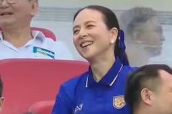 Cầu thủ Thái Lan đá phạt đền lên trời, Madam Pang phản ứng bất ngờ