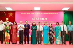 Phường Đ&ocirc;ng Ngạc trao tặng Huy hiệu Đảng đợt 2-9