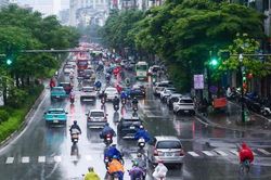 Vì sao mưa tiếp diễn tại Hà Nội trong nhiều ngày tới?