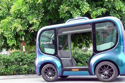 H&agrave; Nội thử nghiệm xe bu&yacute;t tự h&agrave;nh, robotaxi, robot dọn vệ sinh v&agrave; giao h&agrave;ng