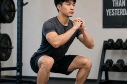 Tại sao tập squat được khuyến khích để giảm cân?