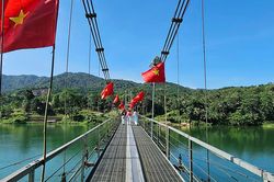 Nhịp cầu 'đánh thức' không gian du lịch Bản Mạ