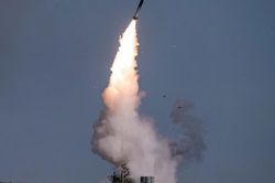 Nga mở thêm hướng tập kích Ukraine bằng hệ thống S-400