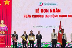 Bệnh viện nghìn tỷ ở TPHCM đón nhận Huân chương Lao động hạng Nhì
