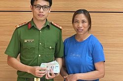 Nhặt được v&iacute; c&oacute; v&agrave;ng, người phụ nữ lập tức b&aacute;o c&ocirc;ng an