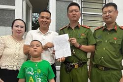 Hơn một giờ hỗ trợ t&igrave;m kiếm, đưa b&eacute; trai đi lạc trở về với gia đ&igrave;nh