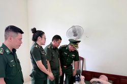 Quảng Trị: Cấp cứu kịp thời một du khách có biểu hiện đột quỵ khi nhập cảnh