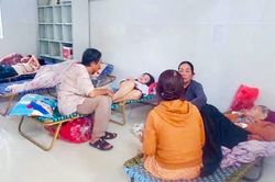Vụ cả trăm người nghi ngộ độc do ăn bánh mì: Thêm 98 người nhập viện