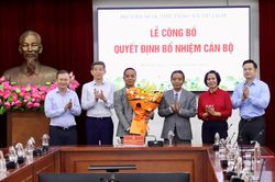 Trao quyết định bổ nhiệm ông Nguyễn Trọng Hổ giữ chức Phó Cục trưởng Cục Thể dục thể thao Việt Nam