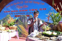 Khi m&acirc;m cơm người Co kể chuyện đại ng&agrave;n