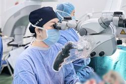 Nam thanh niên 26 tuổi lấy lại nụ cười và ánh nhìn sau gần 7 năm liệt mặt