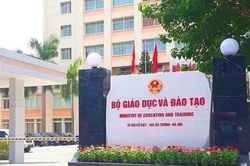 Tập trung sắp xếp cơ sở giáo dục; bảo đảm chế độ, chính sách đối với nhà giáo, cán bộ quản lý