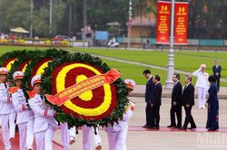 [Ảnh] Các đồng chí lãnh đạo Đảng, Nhà nước vào Lăng viếng Chủ tịch Hồ Chí Minh nhân dịp 81 năm Quốc khánh