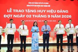 Đảng vi&ecirc;n ph&aacute;t huy tinh thần tr&aacute;ch nhiệm, g&oacute;p phần x&acirc;y dựng th&agrave;nh phố ph&aacute;t triển bền vững