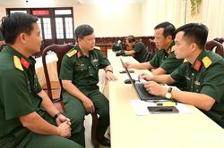 Đại diện Bộ Quốc ph&ograve;ng l&agrave;m việc tại tỉnh Đồng Th&aacute;p