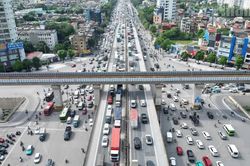 [Ảnh] D&ograve;ng xe rời H&agrave; Nội trước kỳ nghỉ 2/9 k&eacute;o d&agrave;i 5 ng&agrave;y