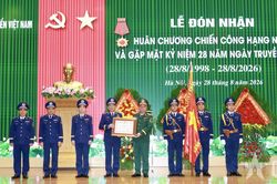 Cảnh sát biển Việt Nam đón nhận Huân chương Chiến công hạng Nhất