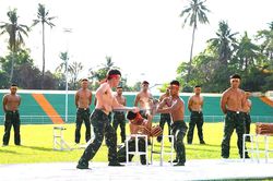 L&iacute;nh trinh s&aacute;t Qu&acirc;n khu 5 tr&igrave;nh diễn v&otilde; thuật n&acirc;ng cao v&agrave; kh&iacute; c&ocirc;ng