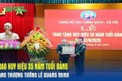 Trao Huy hiệu 35 năm tuổi Đảng tặng Thượng tướng L&ecirc; Quang Minh