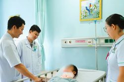 TPHCM hỗ trợ 100% học phí bác sĩ nội trú: Trao cơ hội, giữ người tài