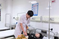 Hai trẻ nguy kịch vì xoắn ruột, đoạn ruột hoại tử dài 150 cm