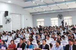 Định vị lại tiếng Anh trong trường học: Từ ngoại ngữ th&agrave;nh ng&ocirc;n ngữ thứ hai
