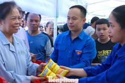 Hơn 1.000 bệnh nhân nghèo được 'đi chợ' miễn phí trước ngày Quốc khánh