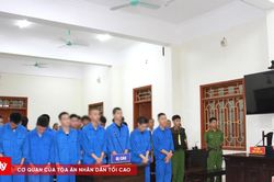 Mang hung khí gây náo loạn đường phố, 21 thiếu niên lĩnh án