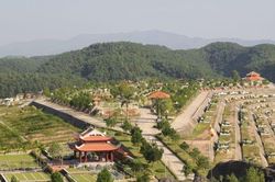 Thị trường mua bán 'suất mộ': Mộ phần giá trăm triệu, khu gia tộc lên 5 tỷ đồng