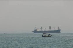 Iran dọa đánh vào lợi ích kinh tế của Mỹ