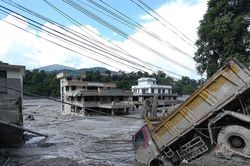 Các hồ nước nguy cơ bị vỡ, Nepal và Trung Quốc cảnh báo lũ lụt mới