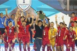 HLV Kim Sang Sik: Thay Đ&igrave;nh Bắc l&agrave; quyết định kh&oacute; khăn nhất